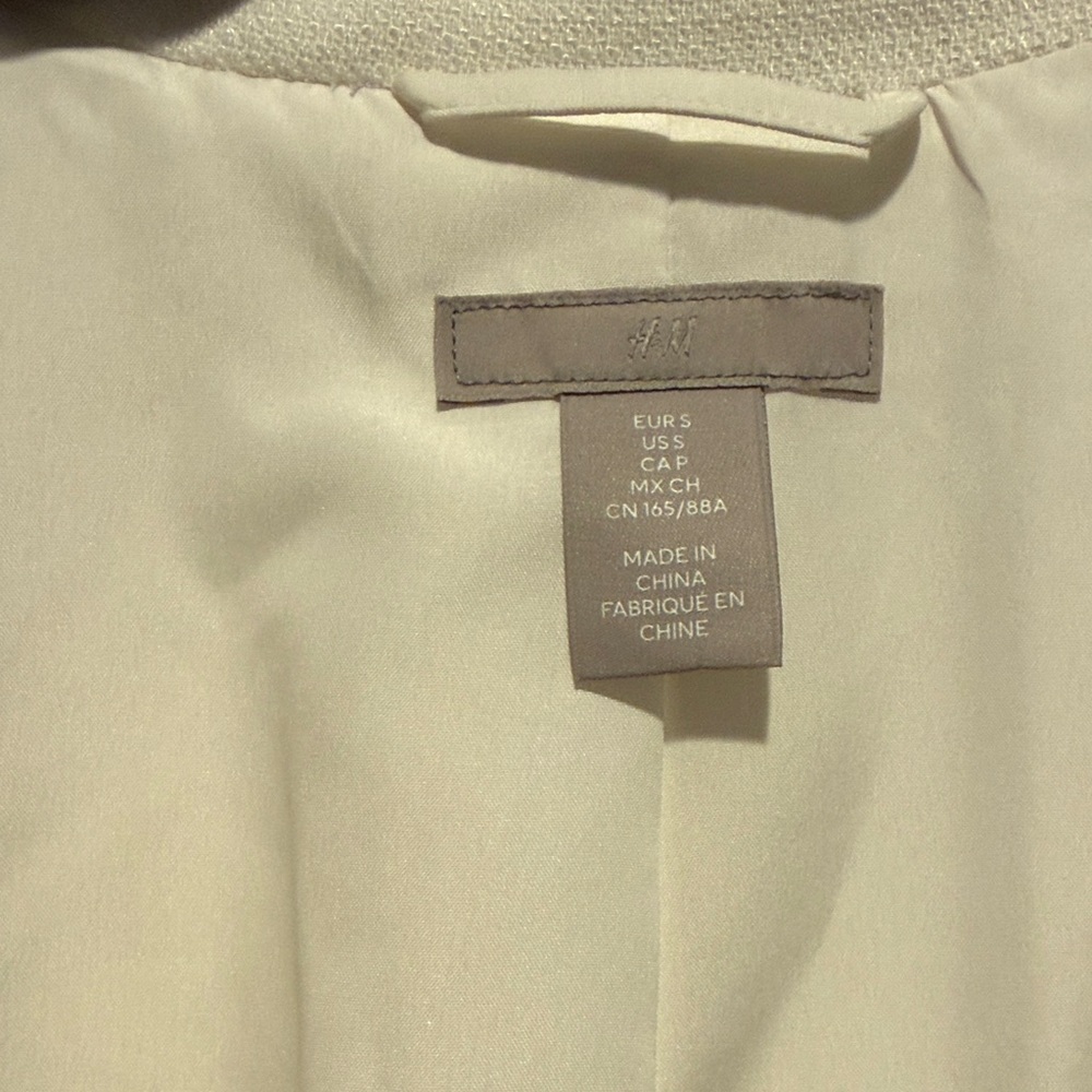 H&M Classic White Blazer - Picture 2 of 4